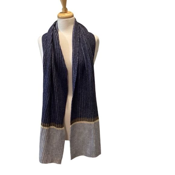 Father and Sons 100% Wool Scarf - Picture 6 of 9